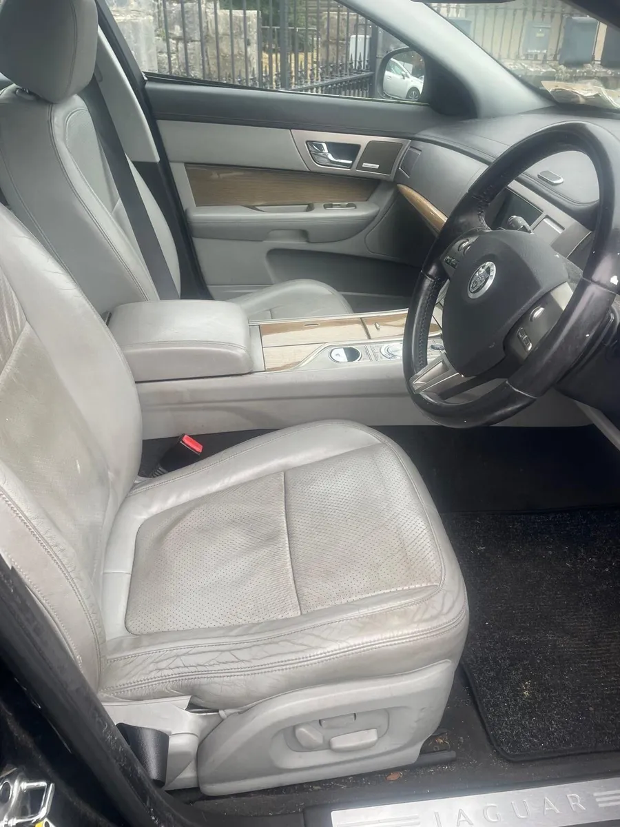 Car - Image 4