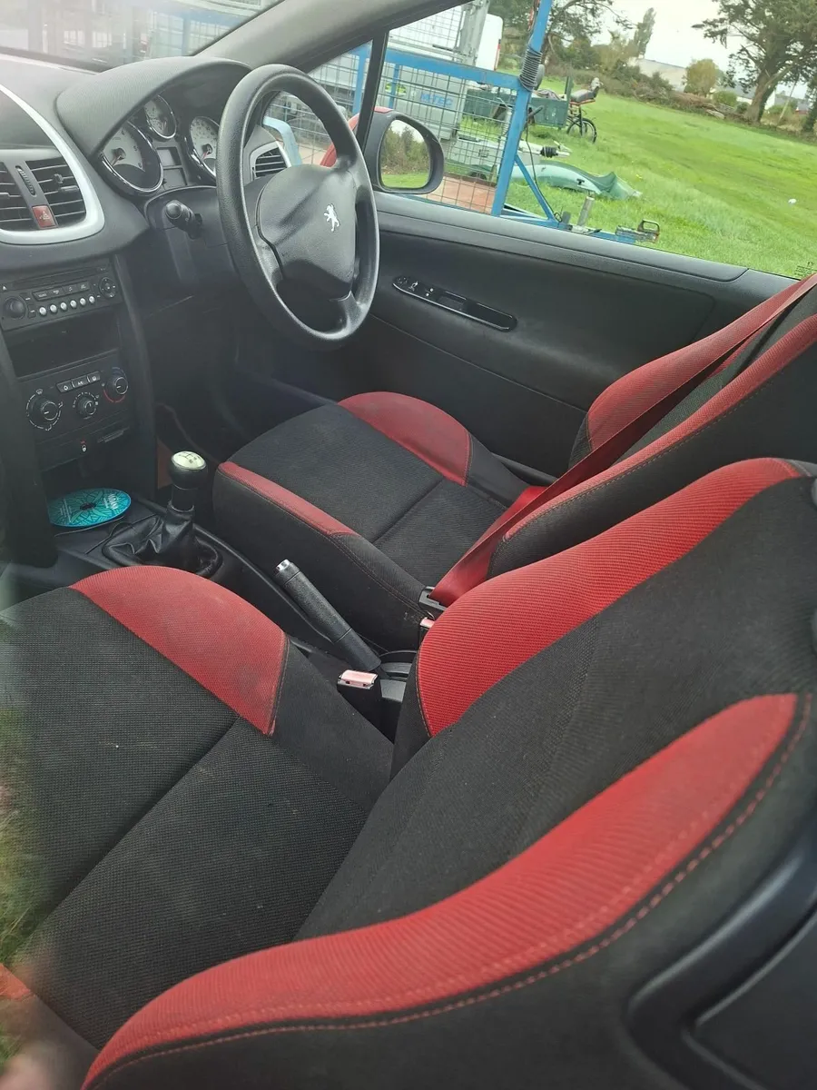 Peugeot 207 2010 - Image 1