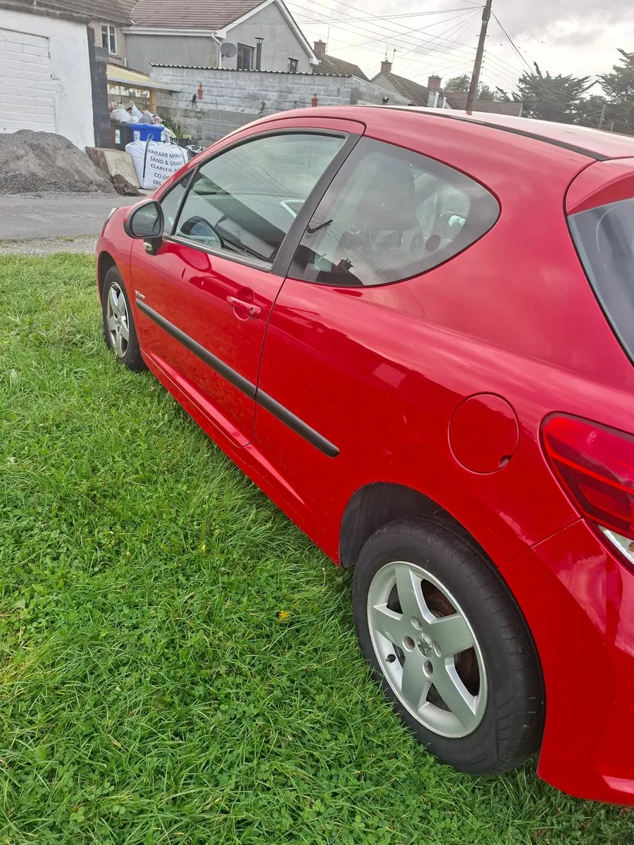 Peugeot 207 2010 - Image 2
