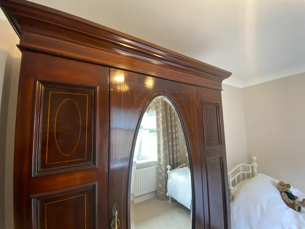 Wardrobe - Image 2