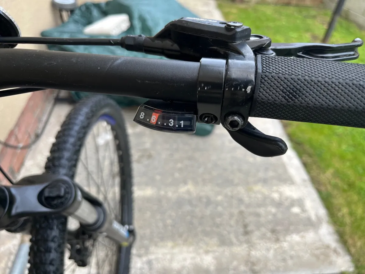 Correra hellcat mountain bike *lock included* - Image 2