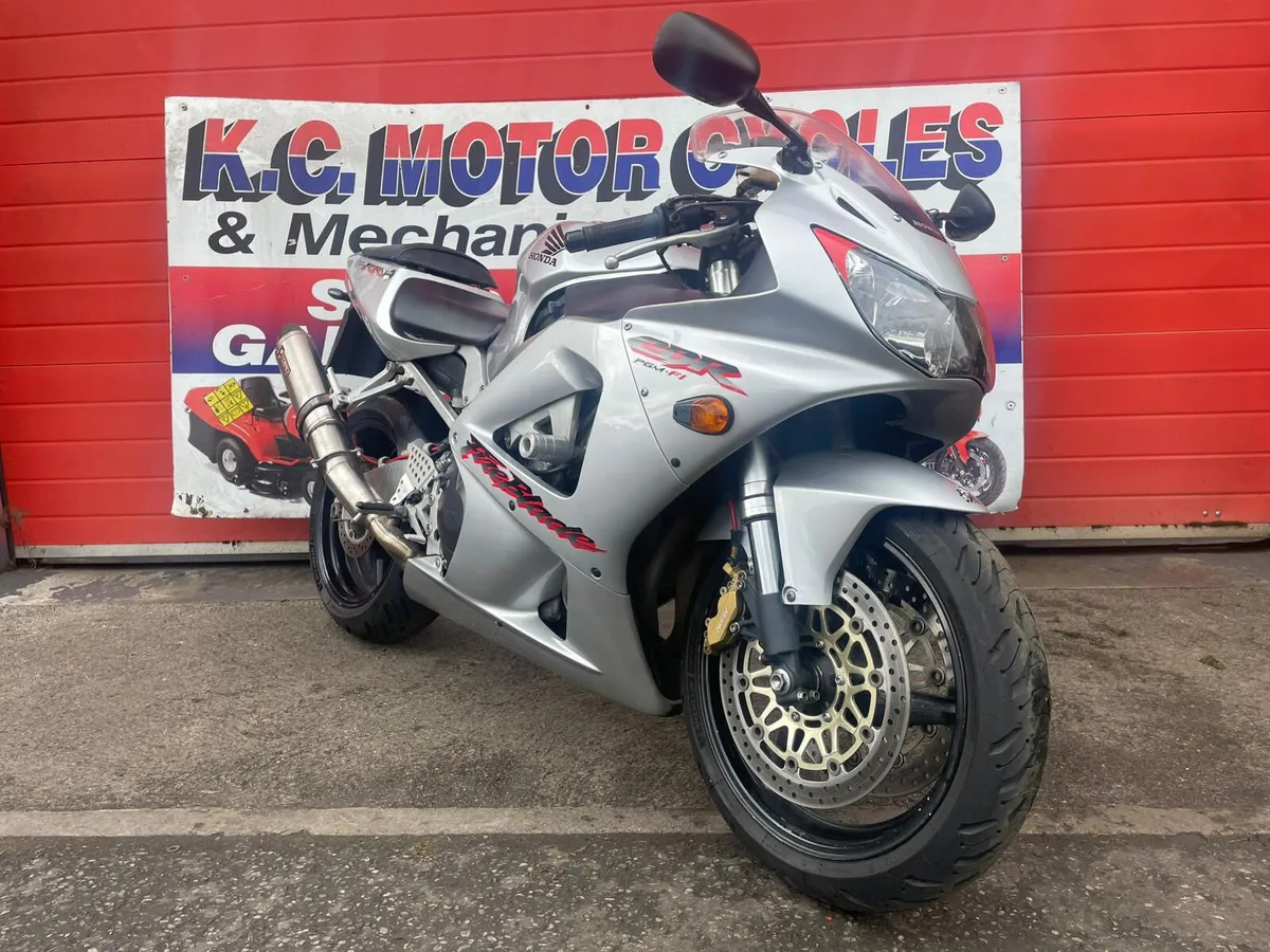 Honda CBR 929 - Image 2