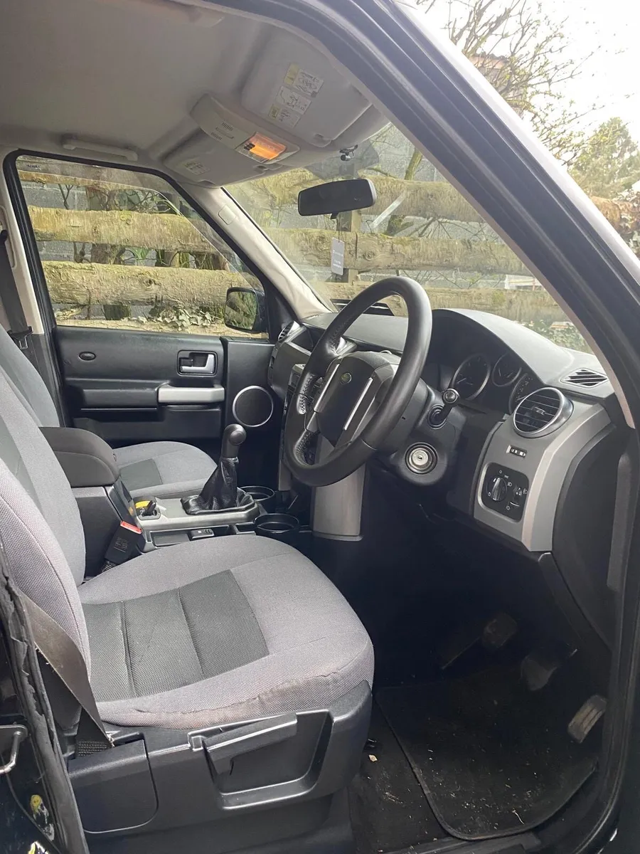 Land Rover Discovery 3 5seater crewcab - Image 4