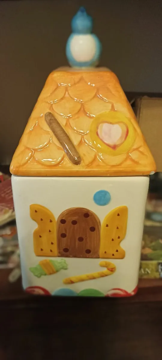 Rayware Biscuits Jar - Image 2