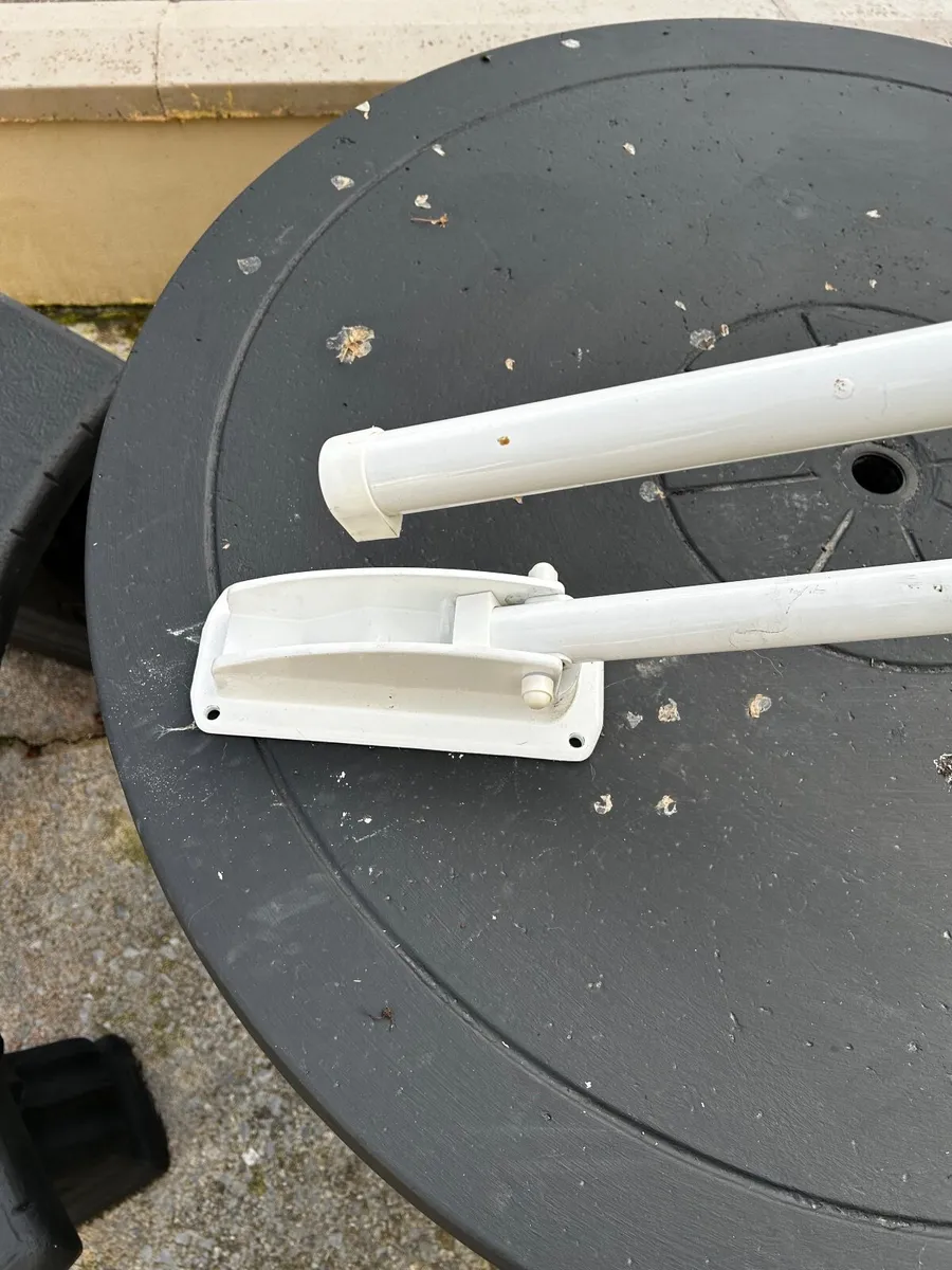 Grab rails and toilet stand support - Image 4