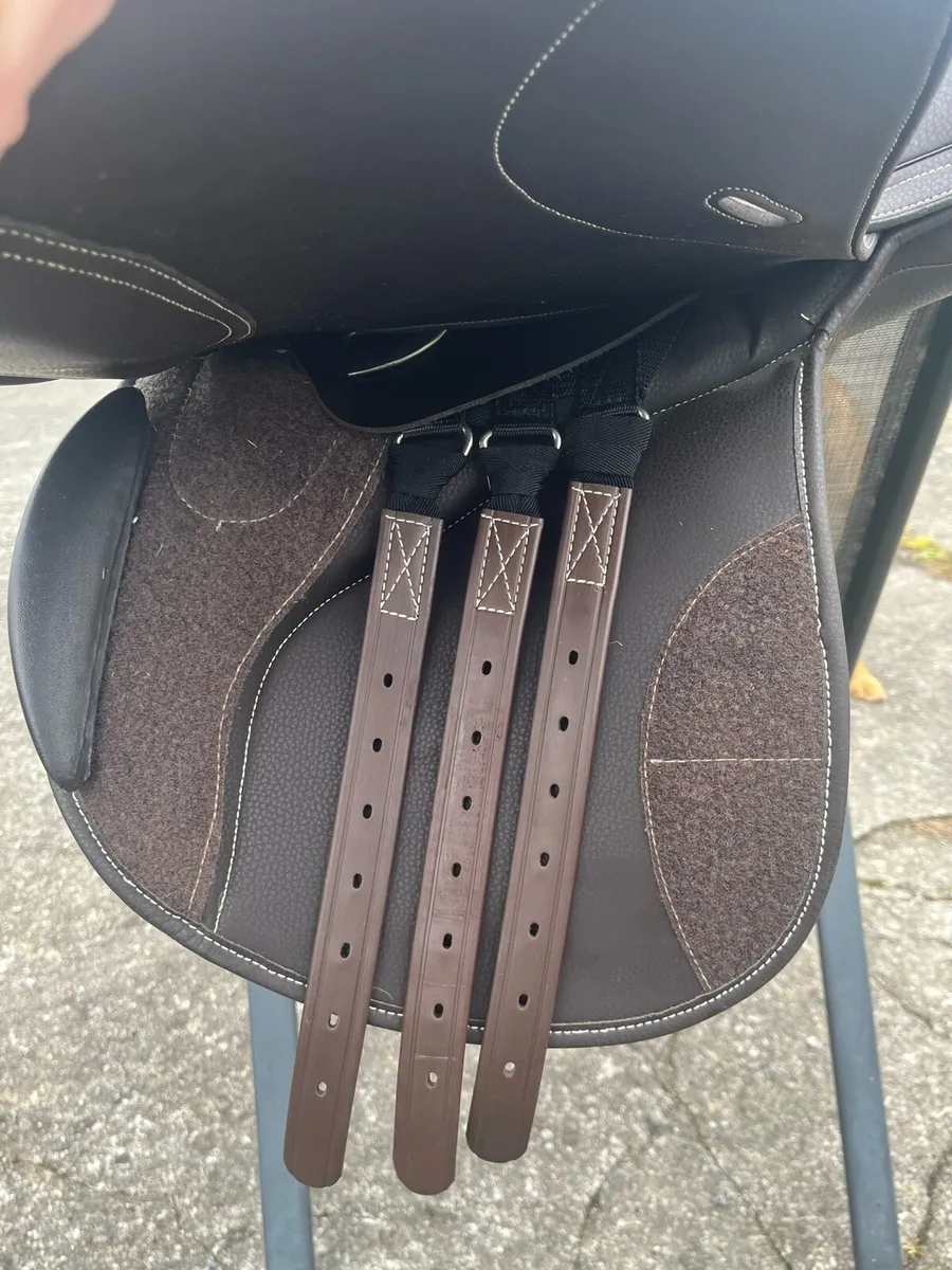 17” Adjustable Brown Turfmasters Saddle - Image 2