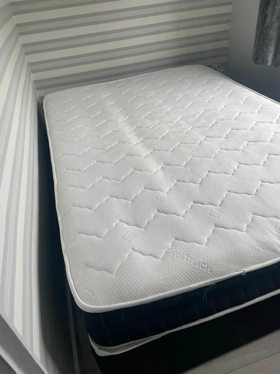 Double Bed - Image 2