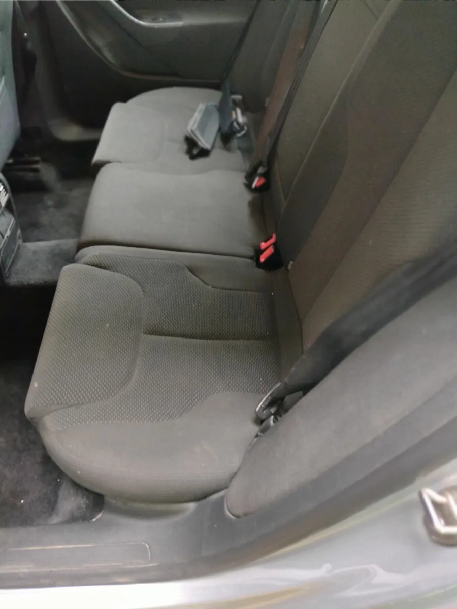 Volkswagen Passat 2006 - Image 3