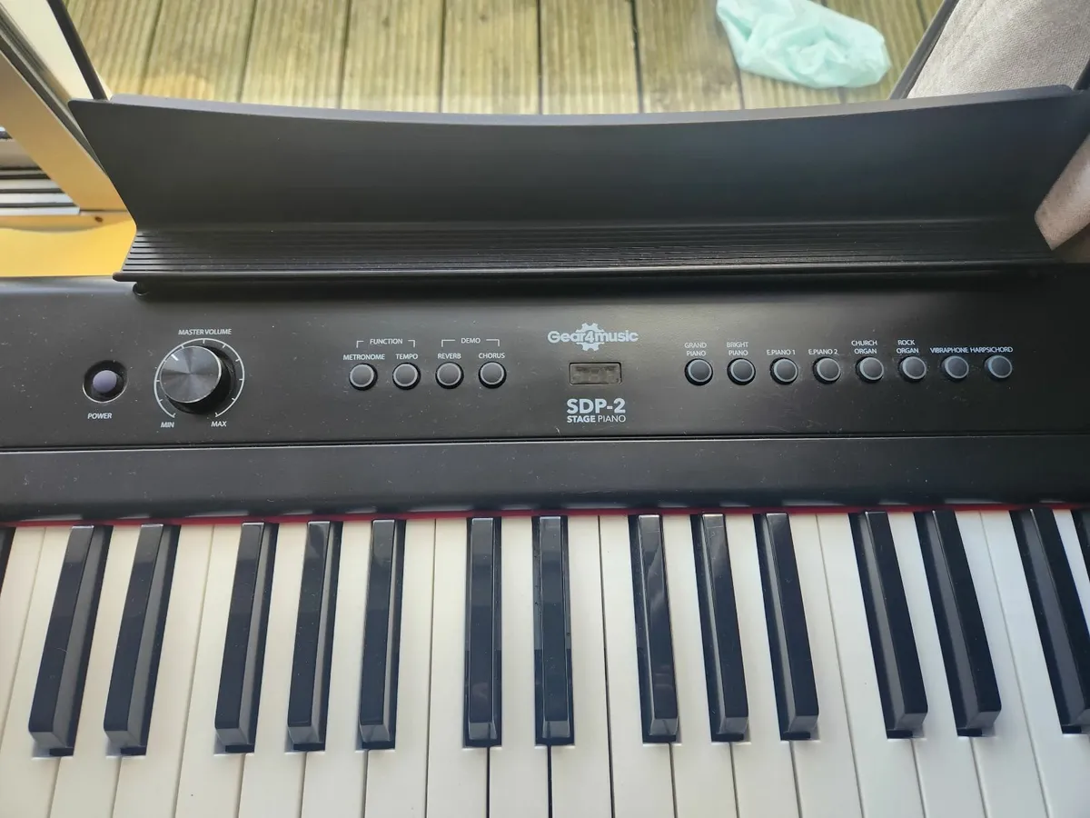 Digital piano - Image 2