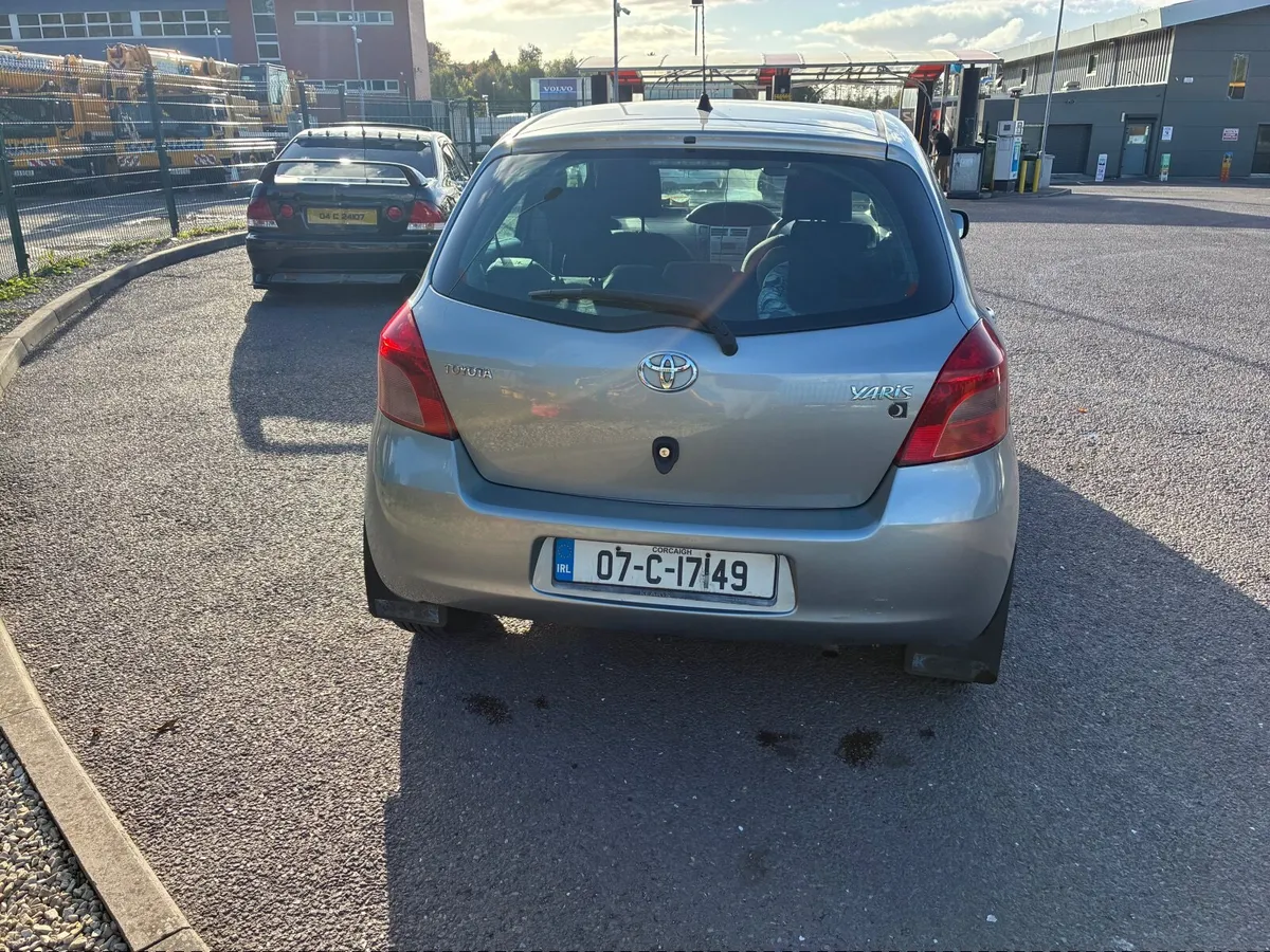 Toyota Yaris 2007 - Image 4