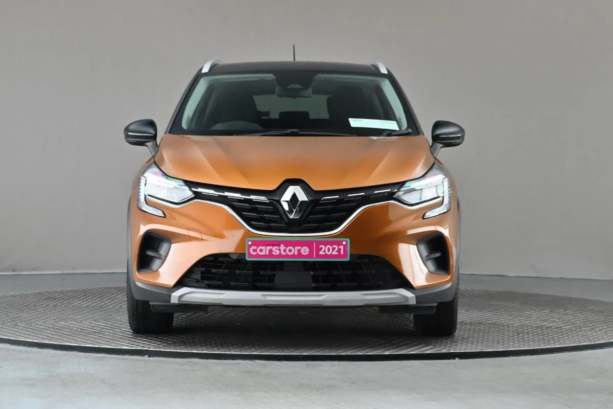 Renault Captur 1.5 DCI Iconic 95bhp 6spd - Image 2