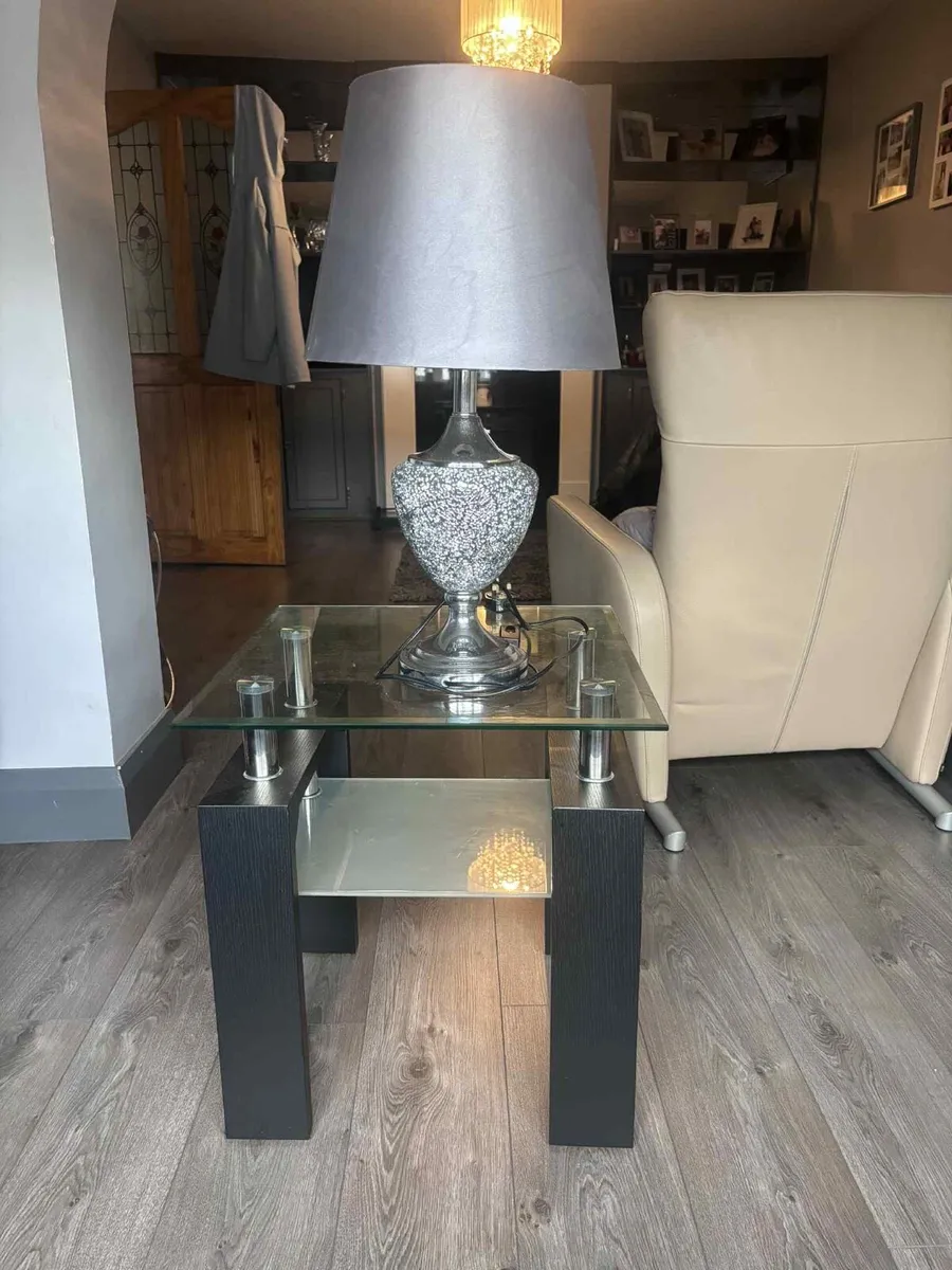 Lamp and glass table - Image 3