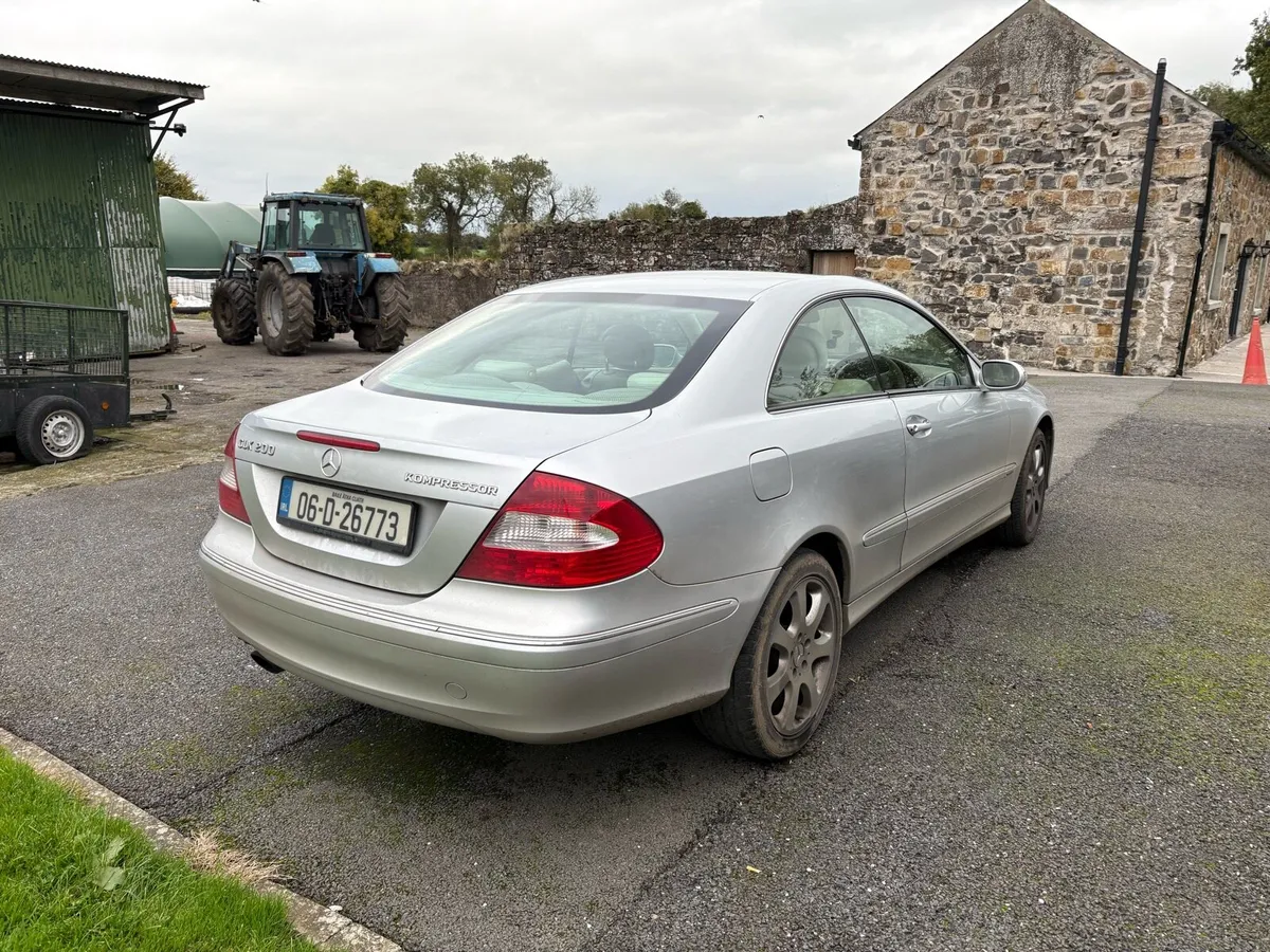 Car - Image 3