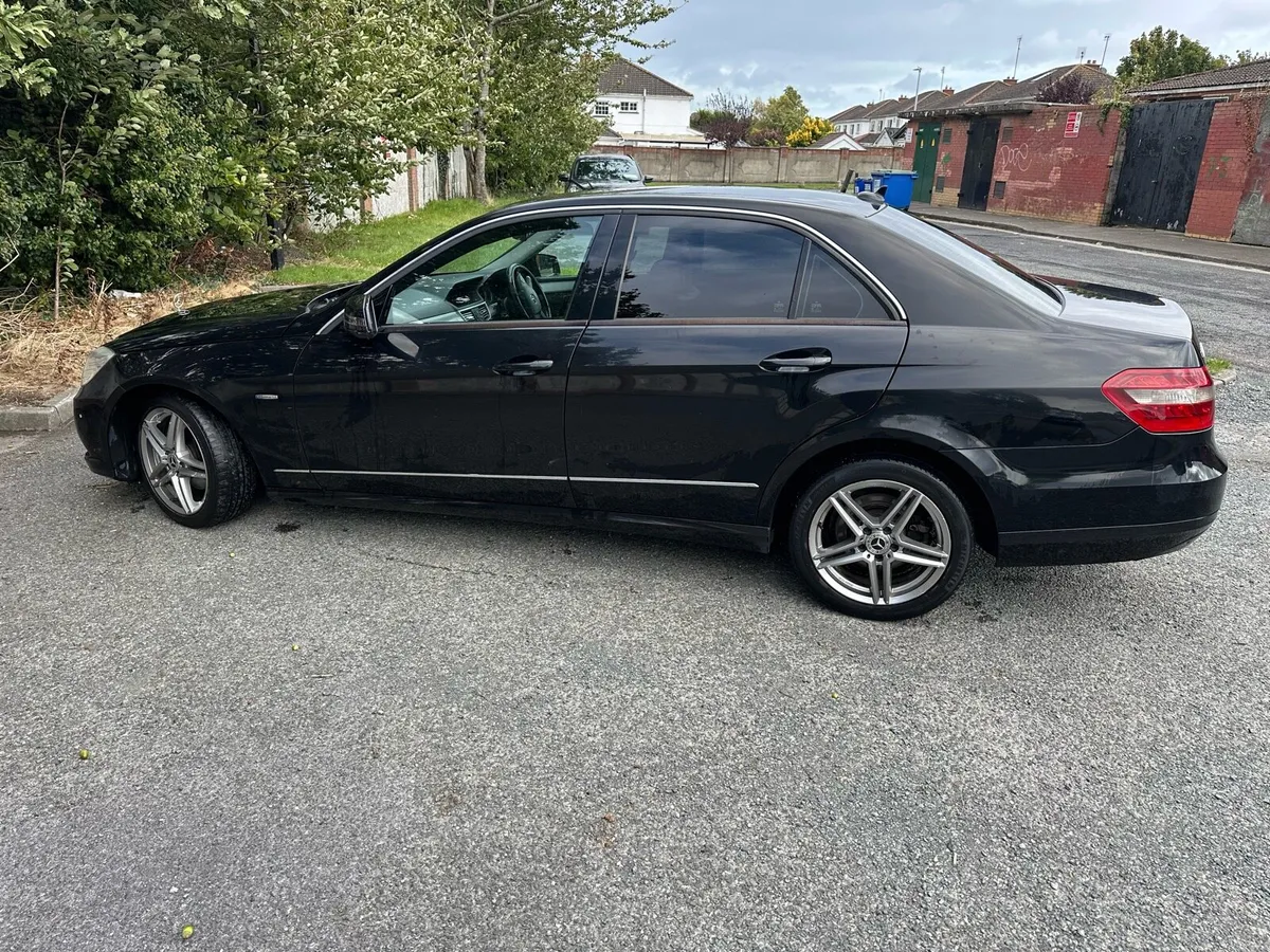 Car - Image 3