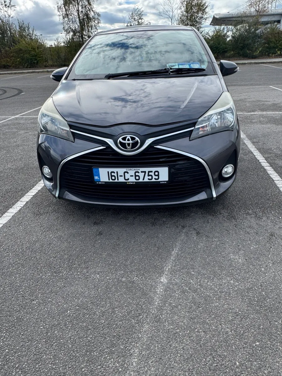 Toyota Yaris 2016. Litre petrol - Image 1