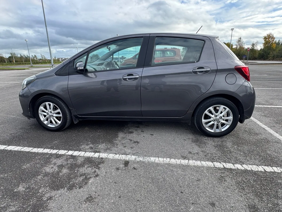 Toyota Yaris 2016. Litre petrol - Image 2