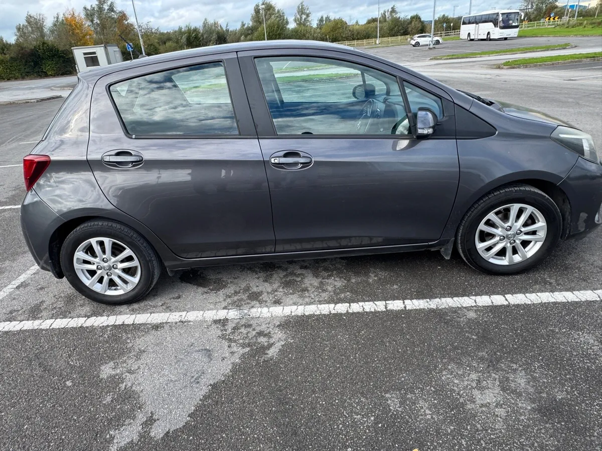 Toyota Yaris 2016. Litre petrol - Image 3