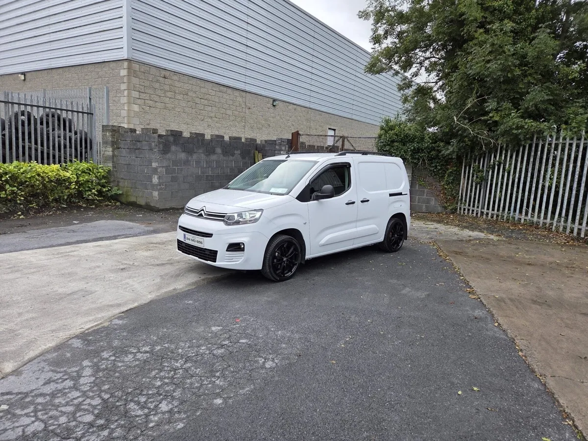 Citroen Berlingo 2024 - Image 2