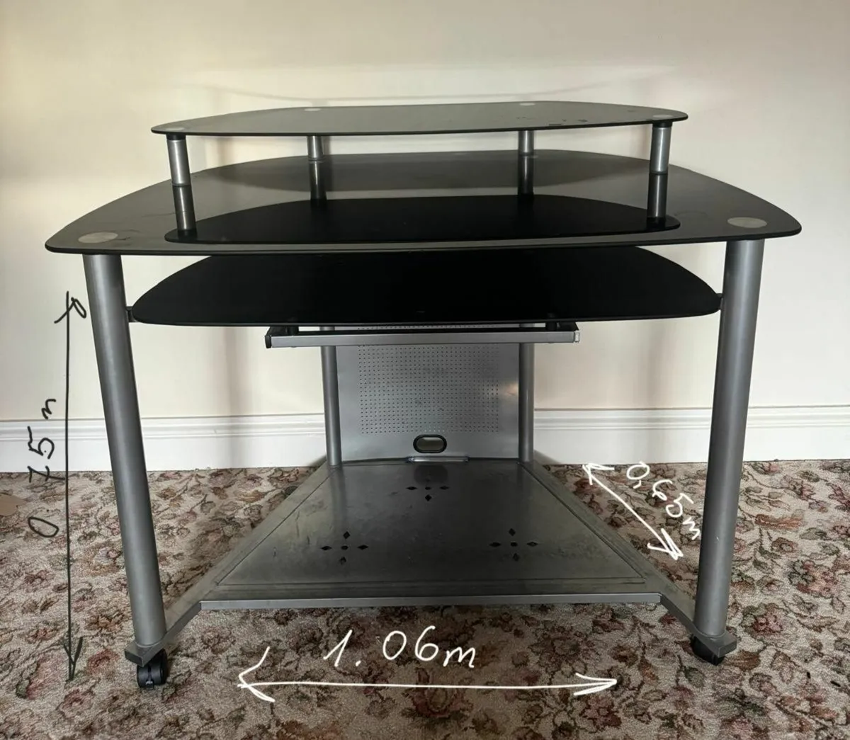 Black computer desk - Image 1