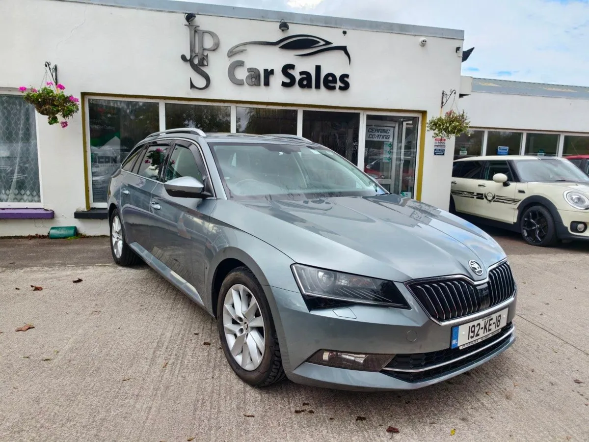 Skoda Superb 2.0 TDI 150bhp Style Estate - Image 1