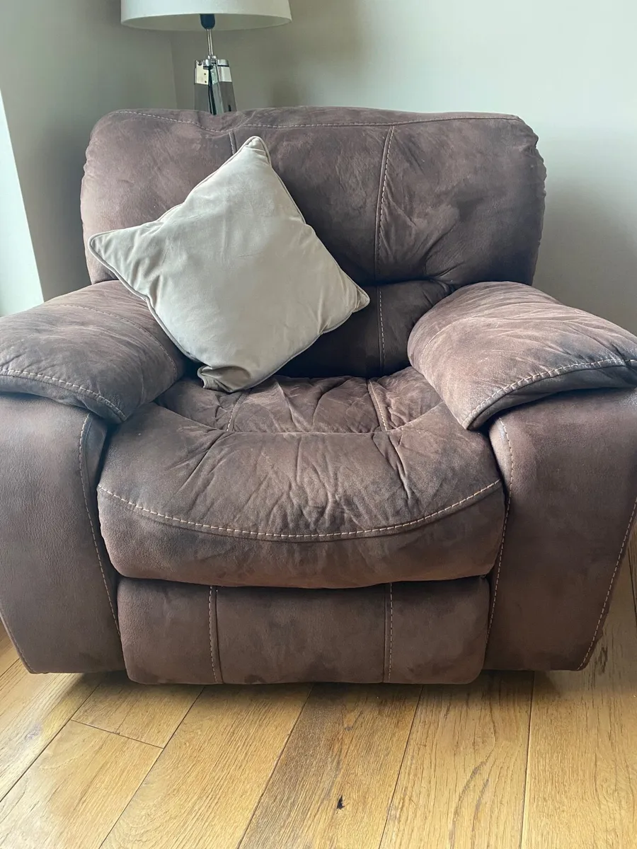 Sofa & Two Recliner Armchairs - Image 1