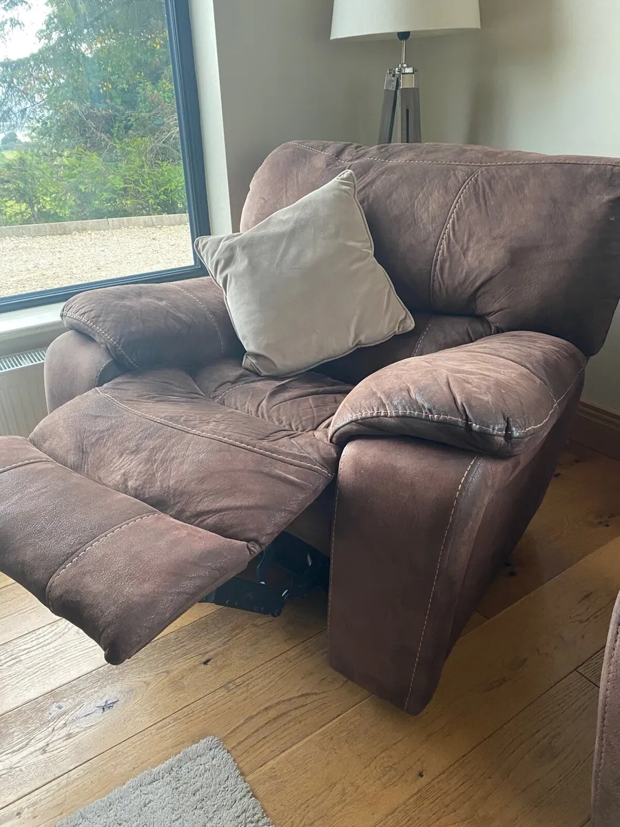 Sofa & Two Recliner Armchairs - Image 2