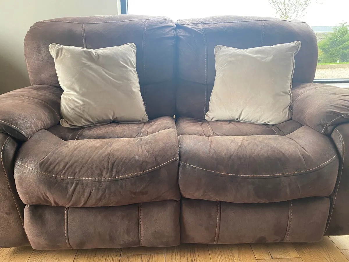 Sofa & Two Recliner Armchairs - Image 3