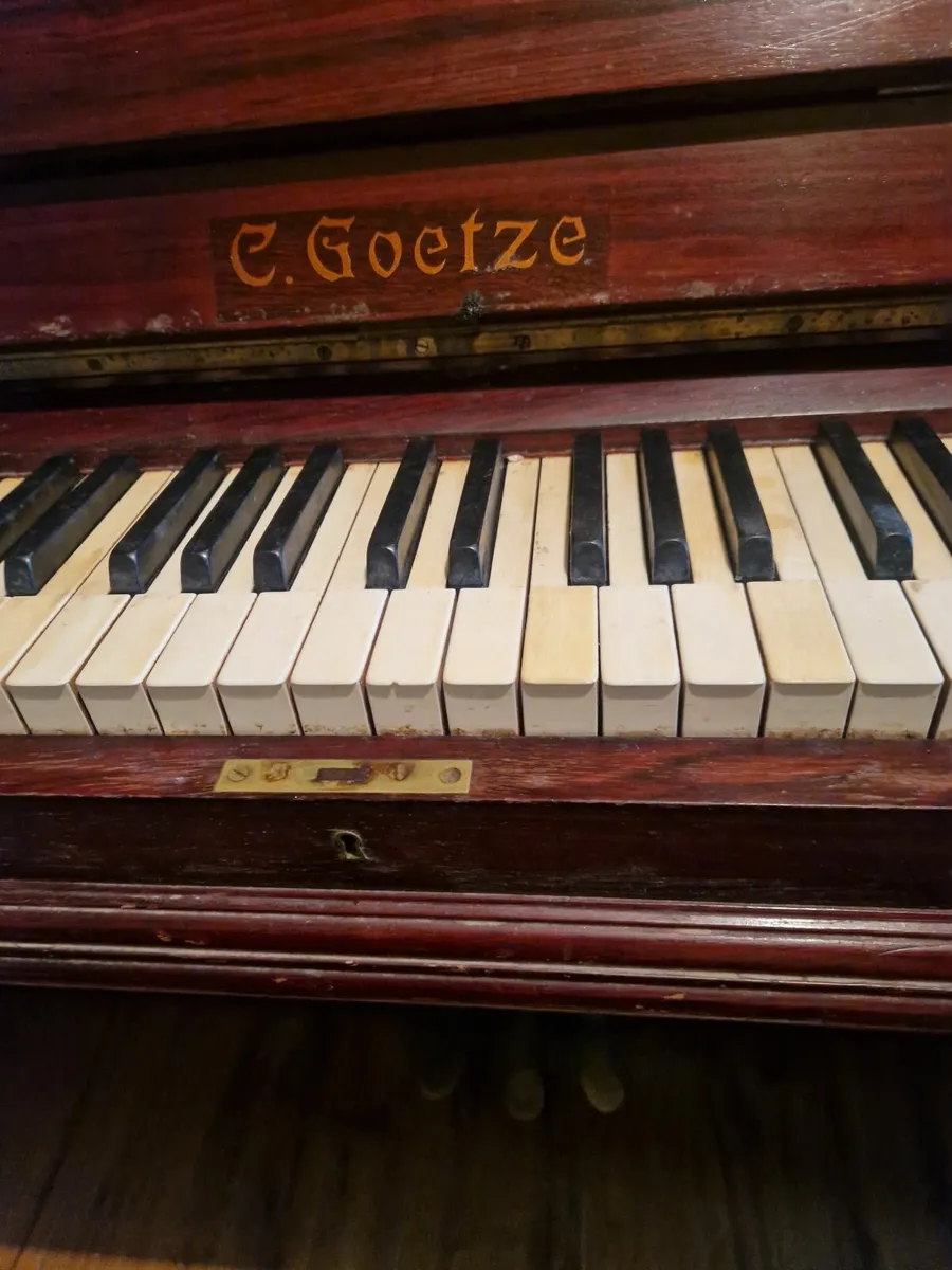 Piano - Image 1