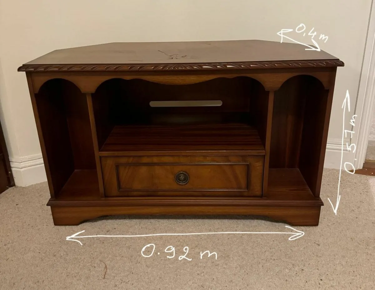 Chest of drawers