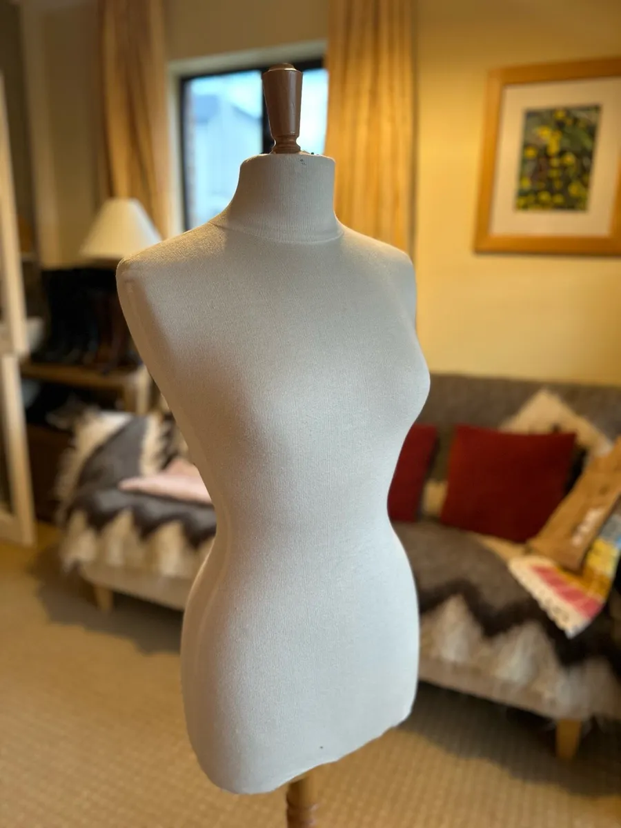 Mannequin torso - Image 1