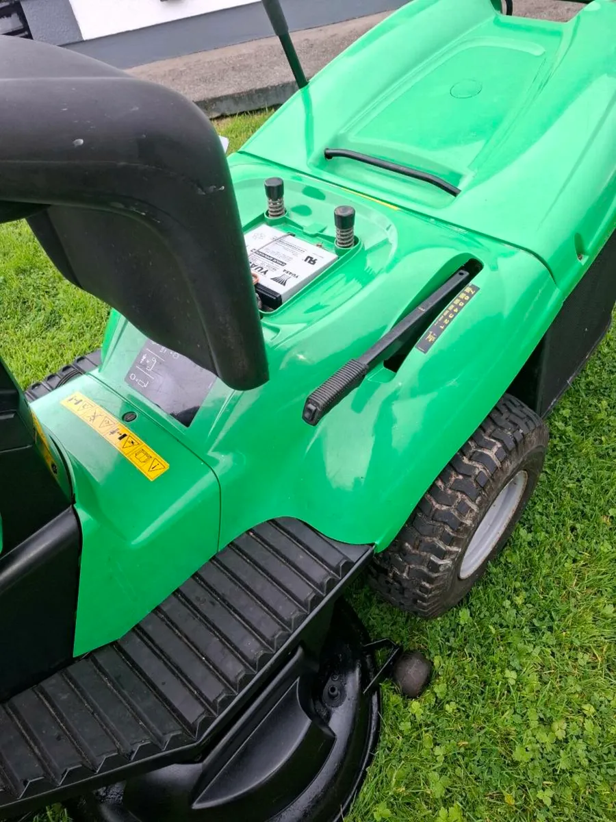 John deere tractor lawnmower - Image 1
