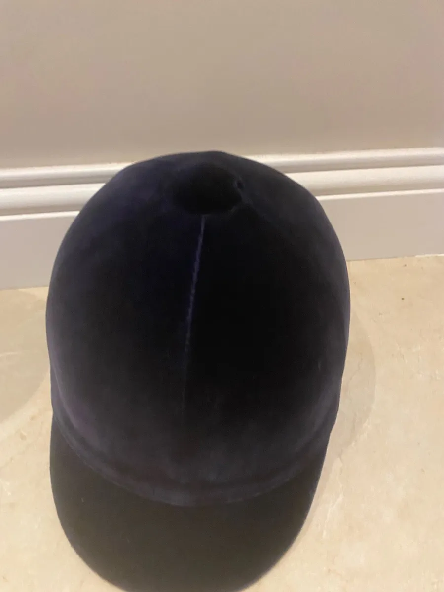 Riding hat and boots - Image 3