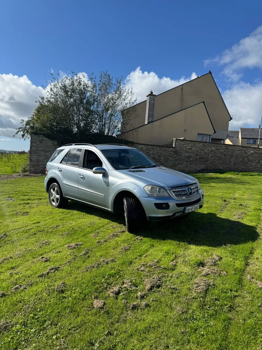 Mercedes BENZ ML280 - Image 1