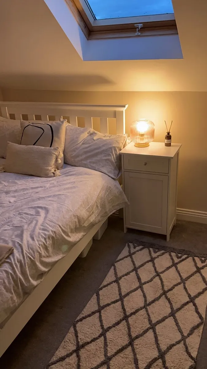 4 foot bed and mattress - Image 1