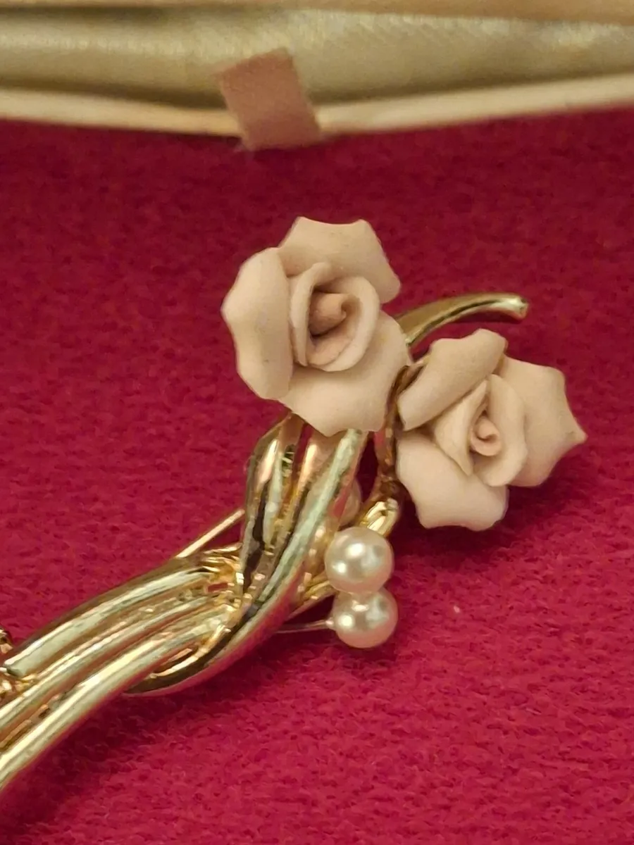 Vintage rose brooch - Image 3