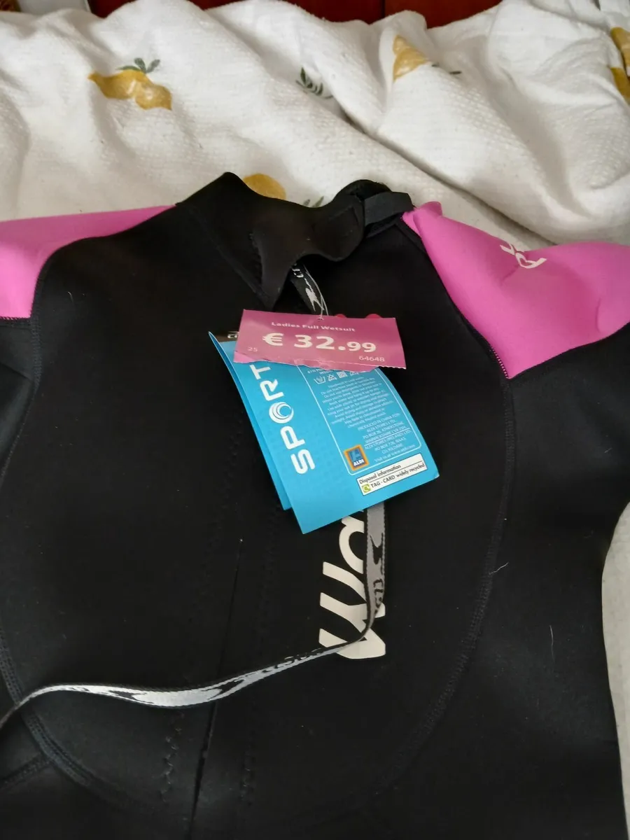 New Ladies full wetsuit, Size small, 8- 10, never - Image 2