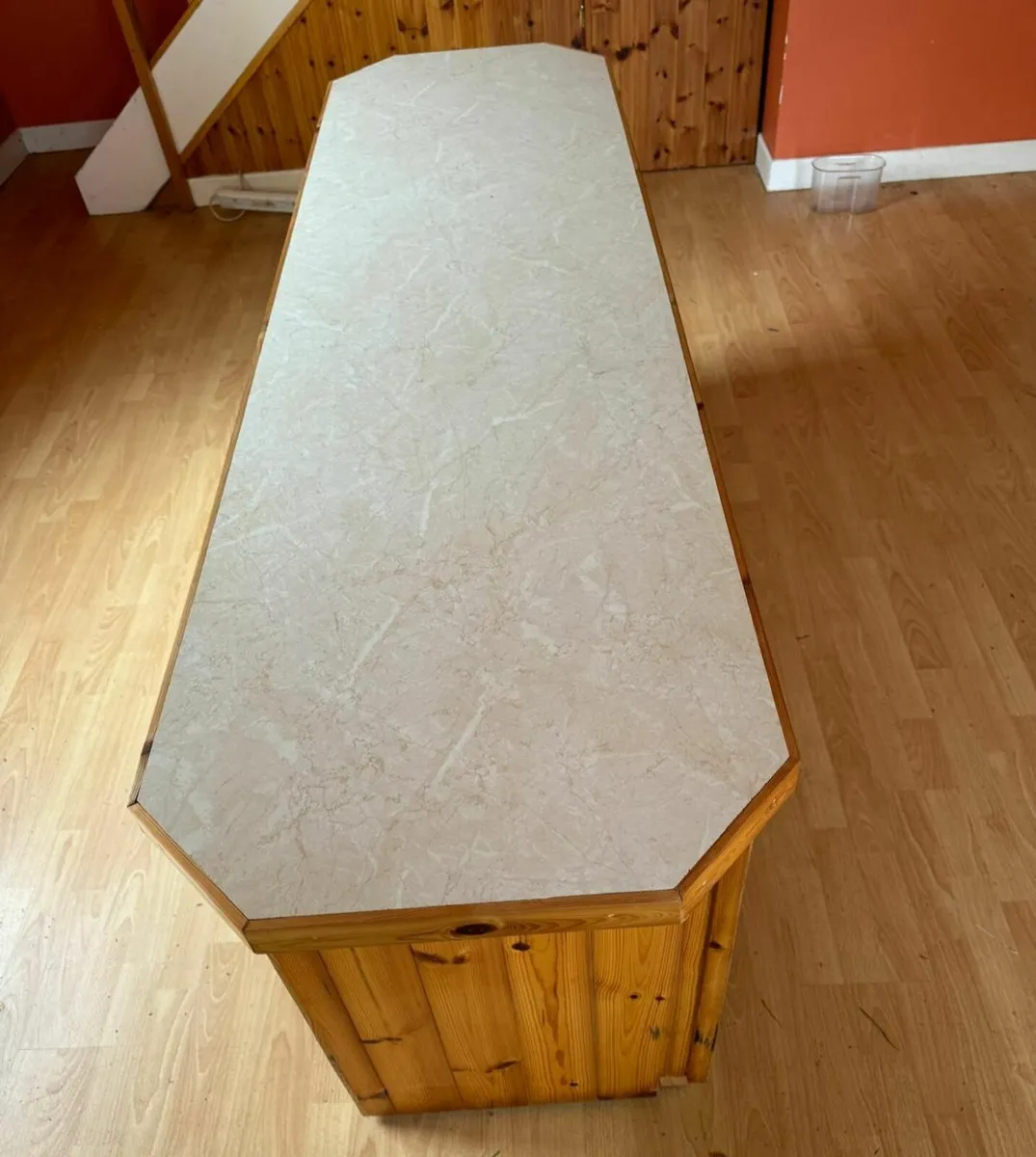 Central kitchen table - Image 3