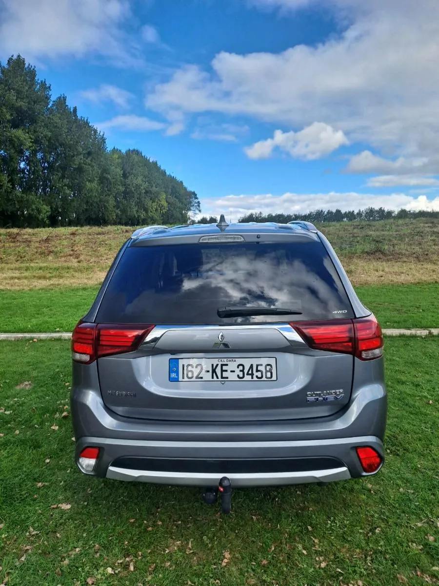 Mitsubishi Outlander Phev - Image 2