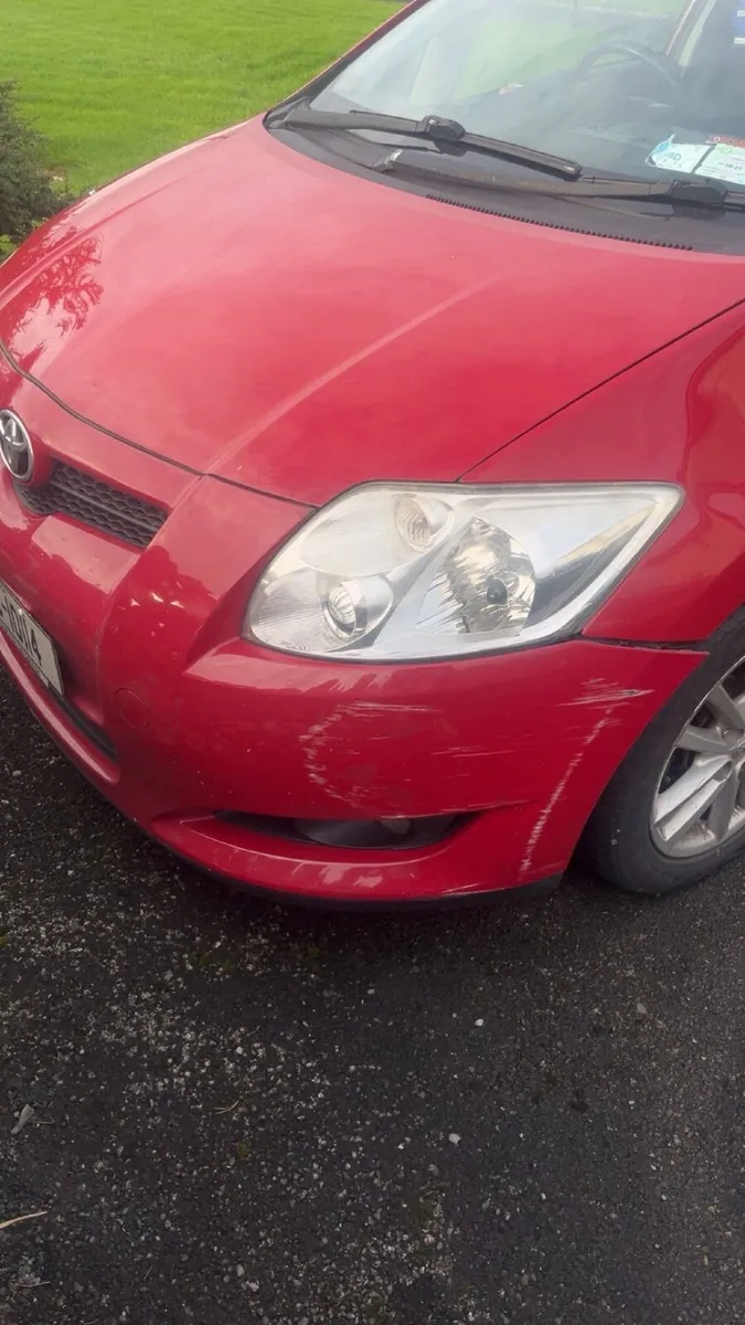 Toyota Auris engine and damaged body - Image 4