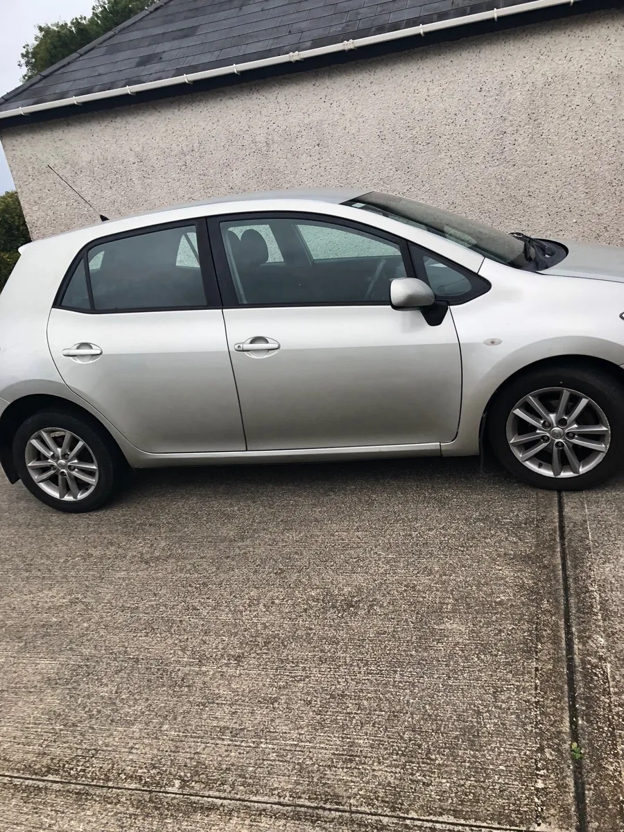 Toyota  auris automatic  2008 diesel - Image 1
