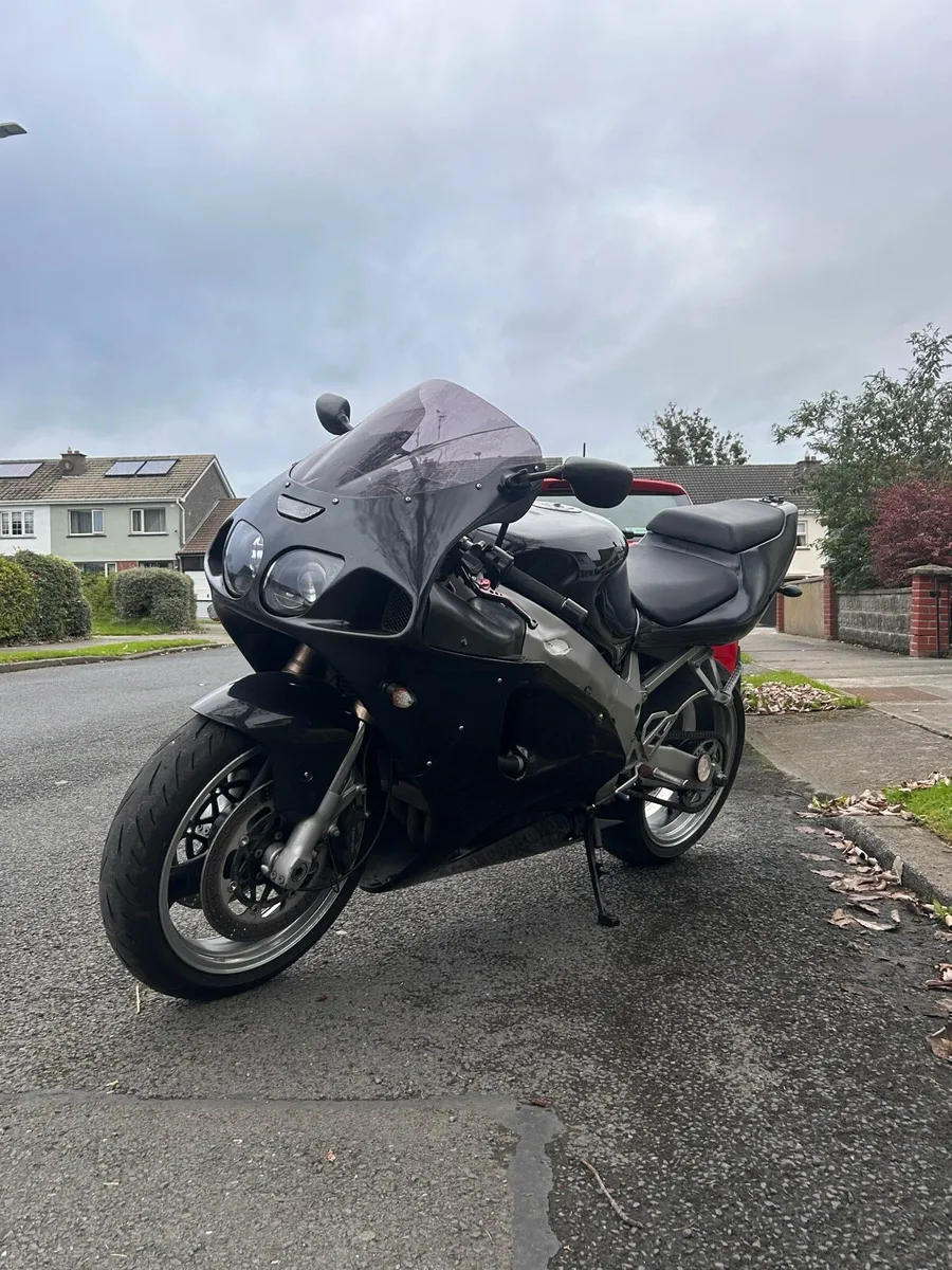 Kawasaki Zx7r - Image 1