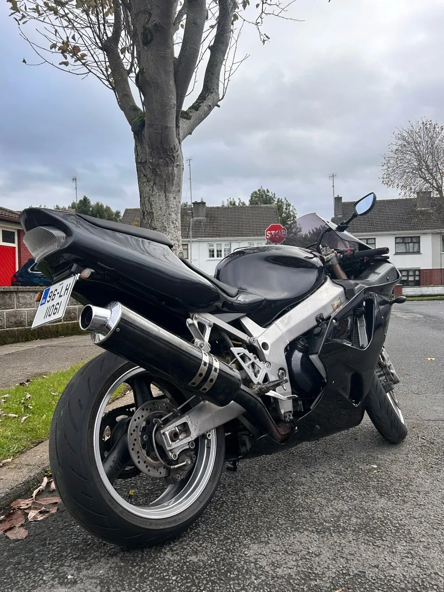 Kawasaki Zx7r - Image 2