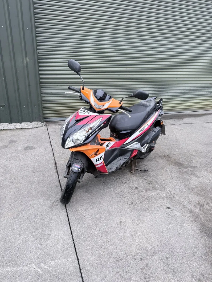 Honda NSC50R Scooter - Image 1
