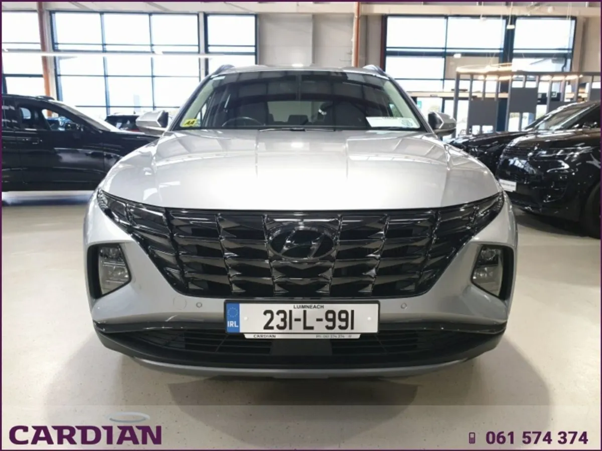 Hyundai Tucson 2WD Executive Plus - Image 3