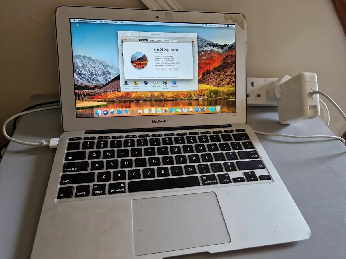 Apple MacBook Air (11 inch, Mid 2011) i5 Core, 2GB - Image 1