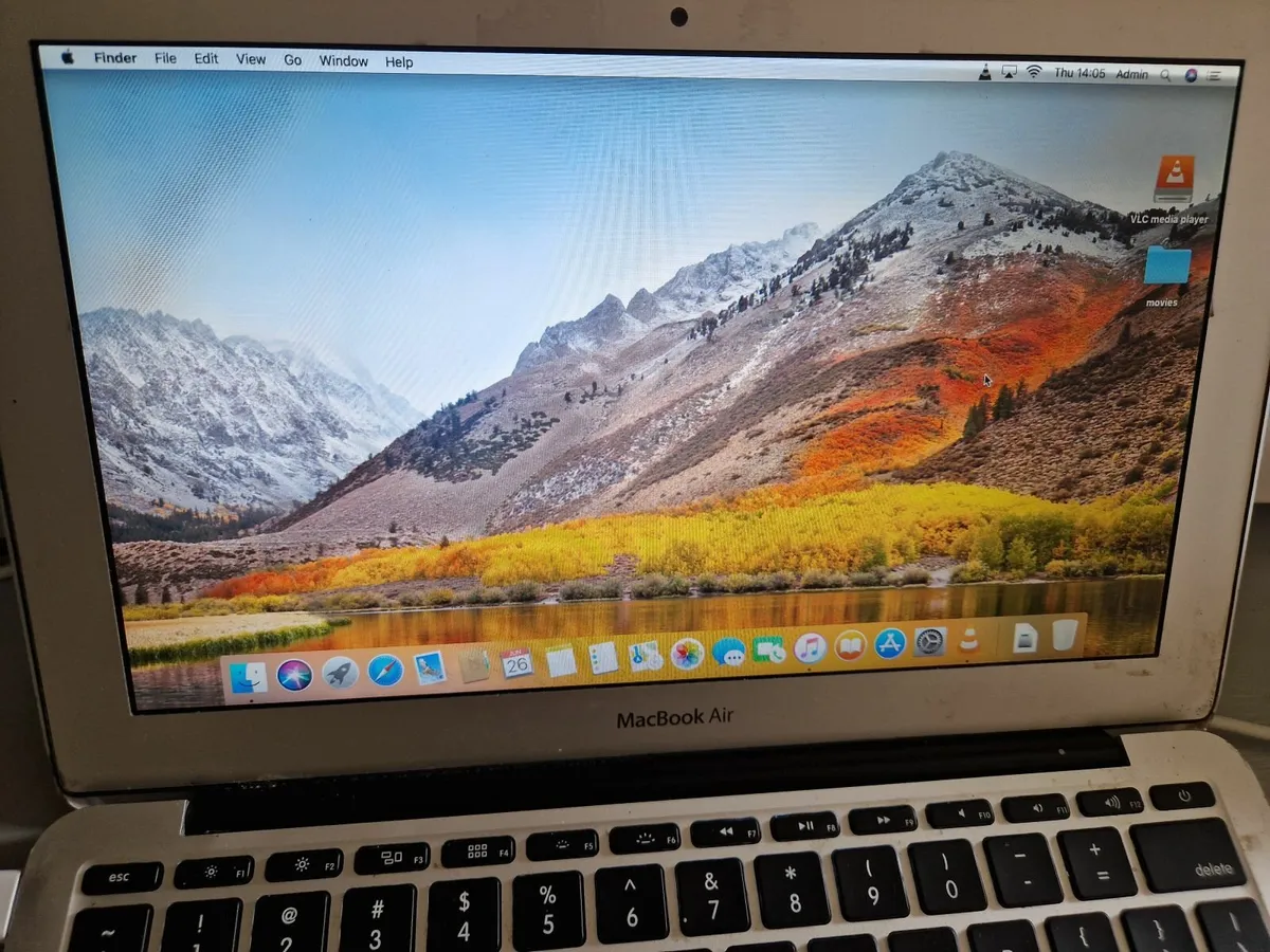 Apple MacBook Air (11 inch, Mid 2011) i5 Core, 2GB - Image 2