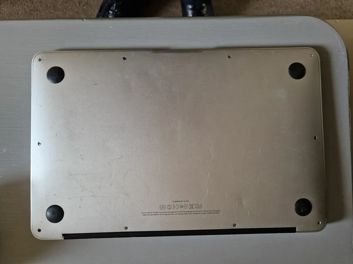 Apple MacBook Air (11 inch, Mid 2011) i5 Core, 2GB - Image 4