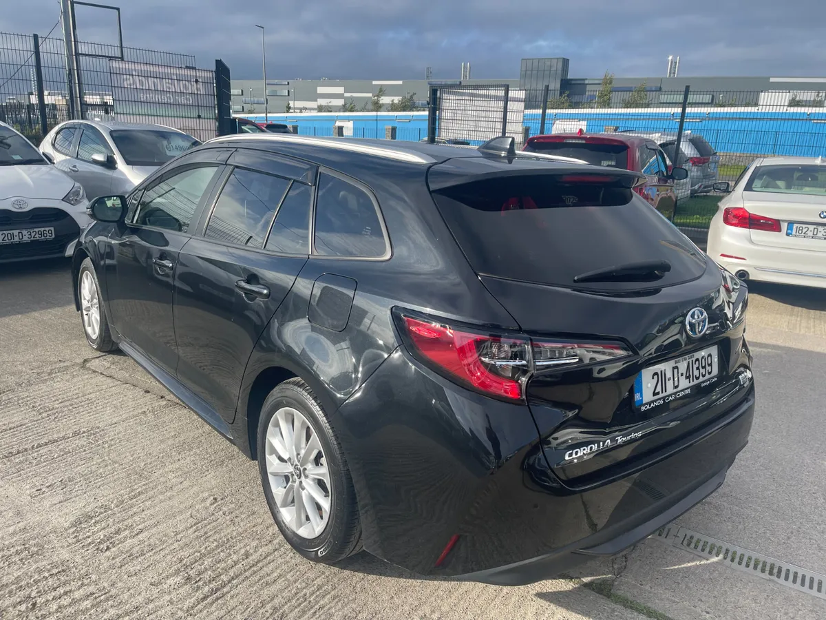 211 Toyota Corolla Hybrid 1.8 Automatic Touring - Image 3