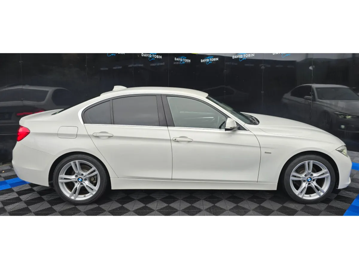 BMW 3-Series 320D LUXURY LOW MILEAAGE - Image 4