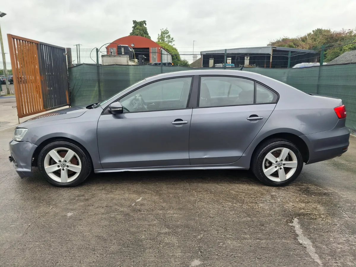 152 VW Jetta 2.0L TDI - Image 4